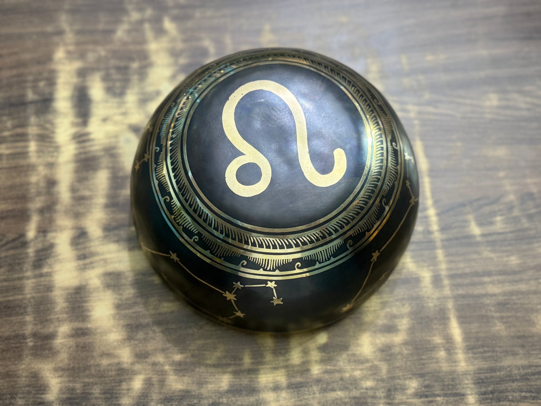 The Leo Singing Bowl - 9 inch Large | Handmade In Nepal
