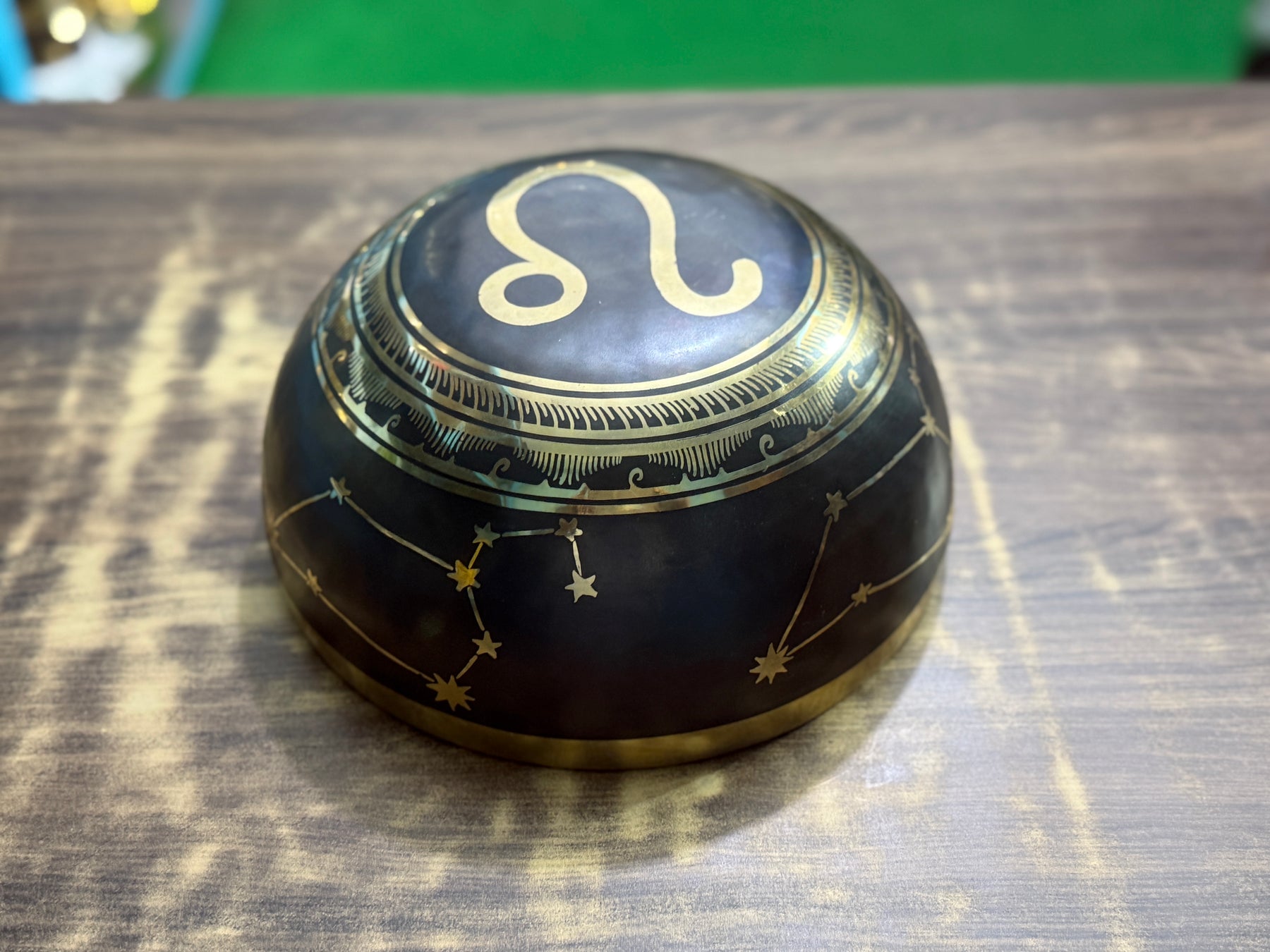 The Leo Singing Bowl - 9 inch Large | Handmade In Nepal