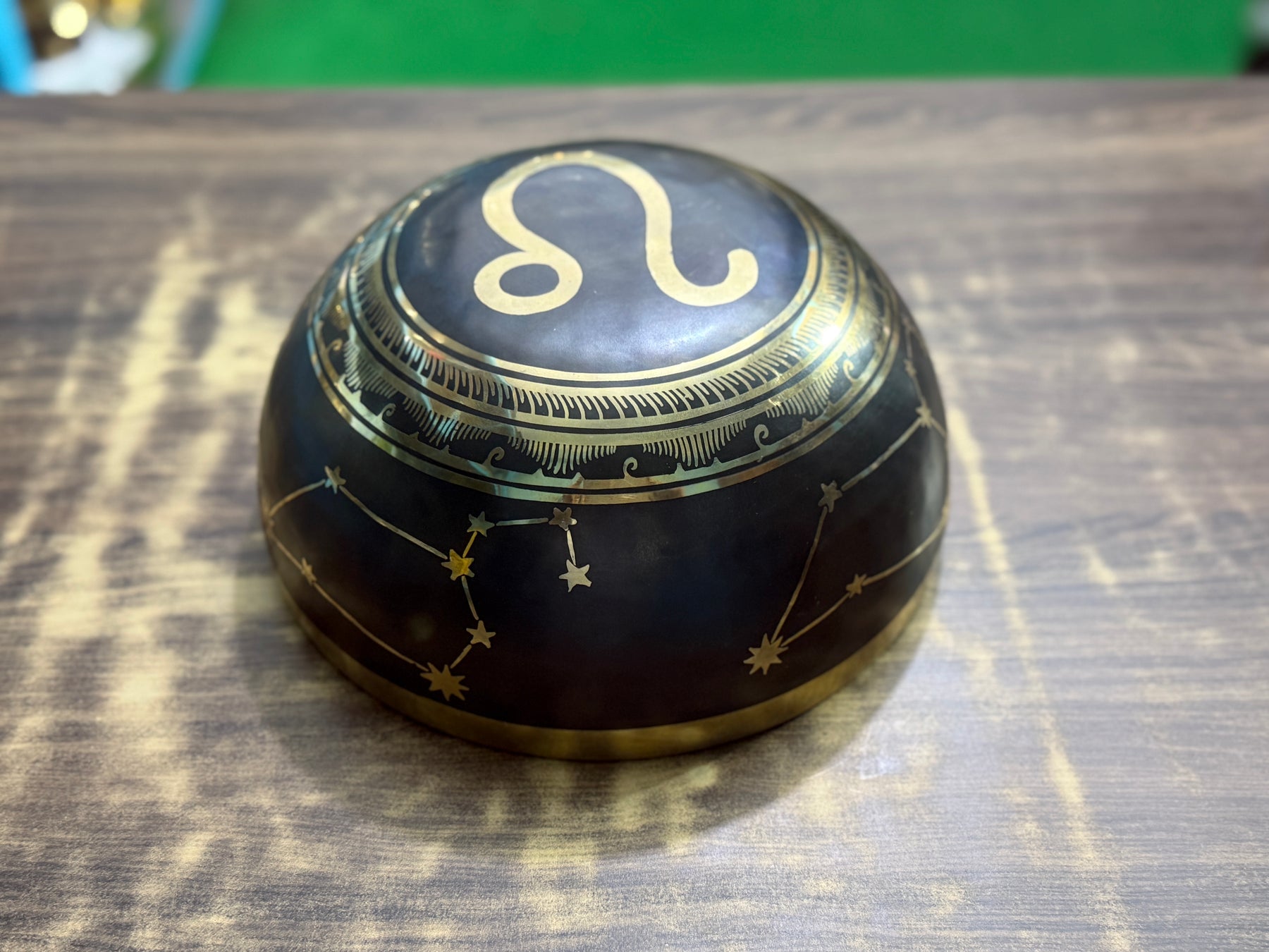 The Leo Singing Bowl - 9 inch Large | Handmade In Nepal