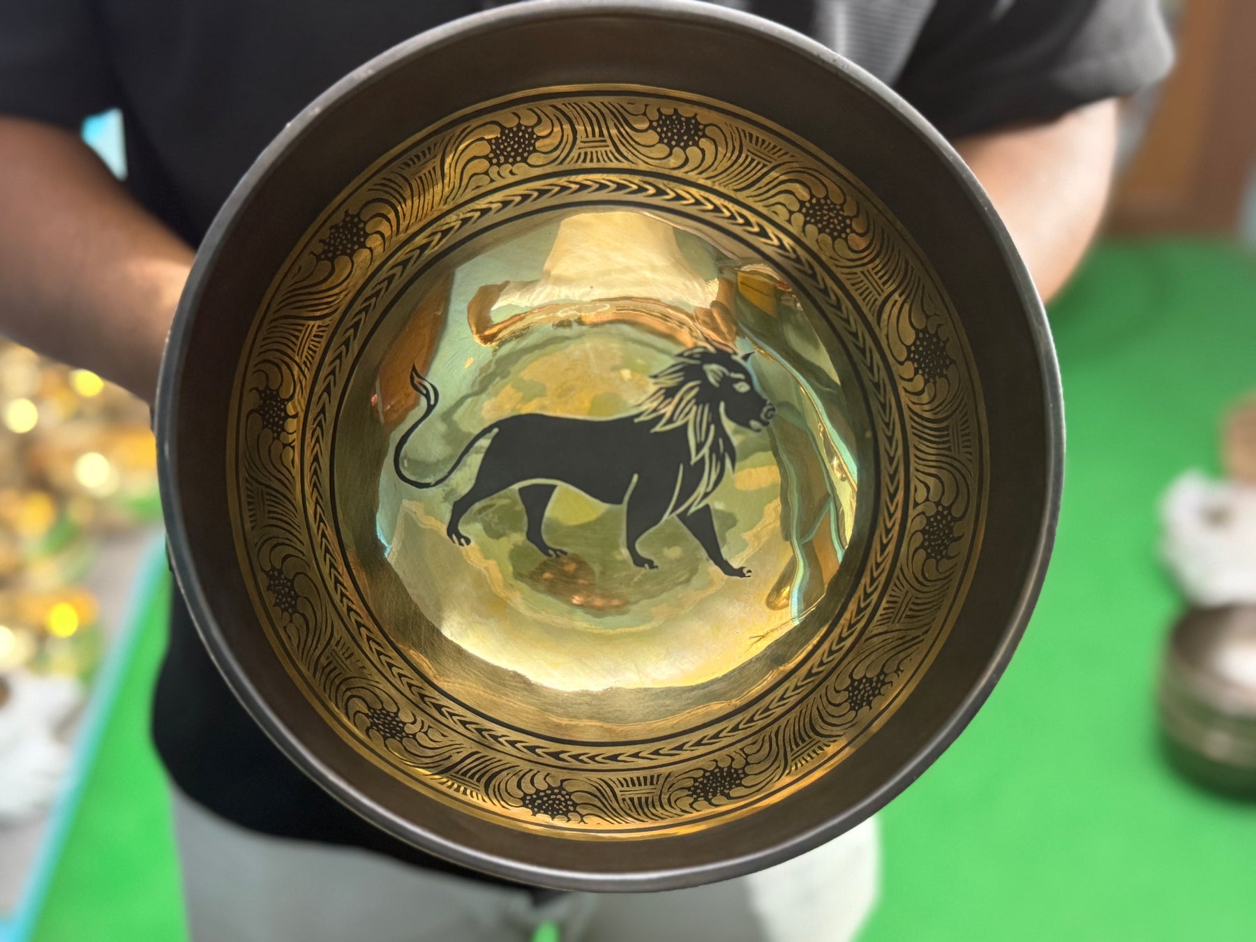 The Leo Singing Bowl - 9 inch Large | Handmade In Nepal
