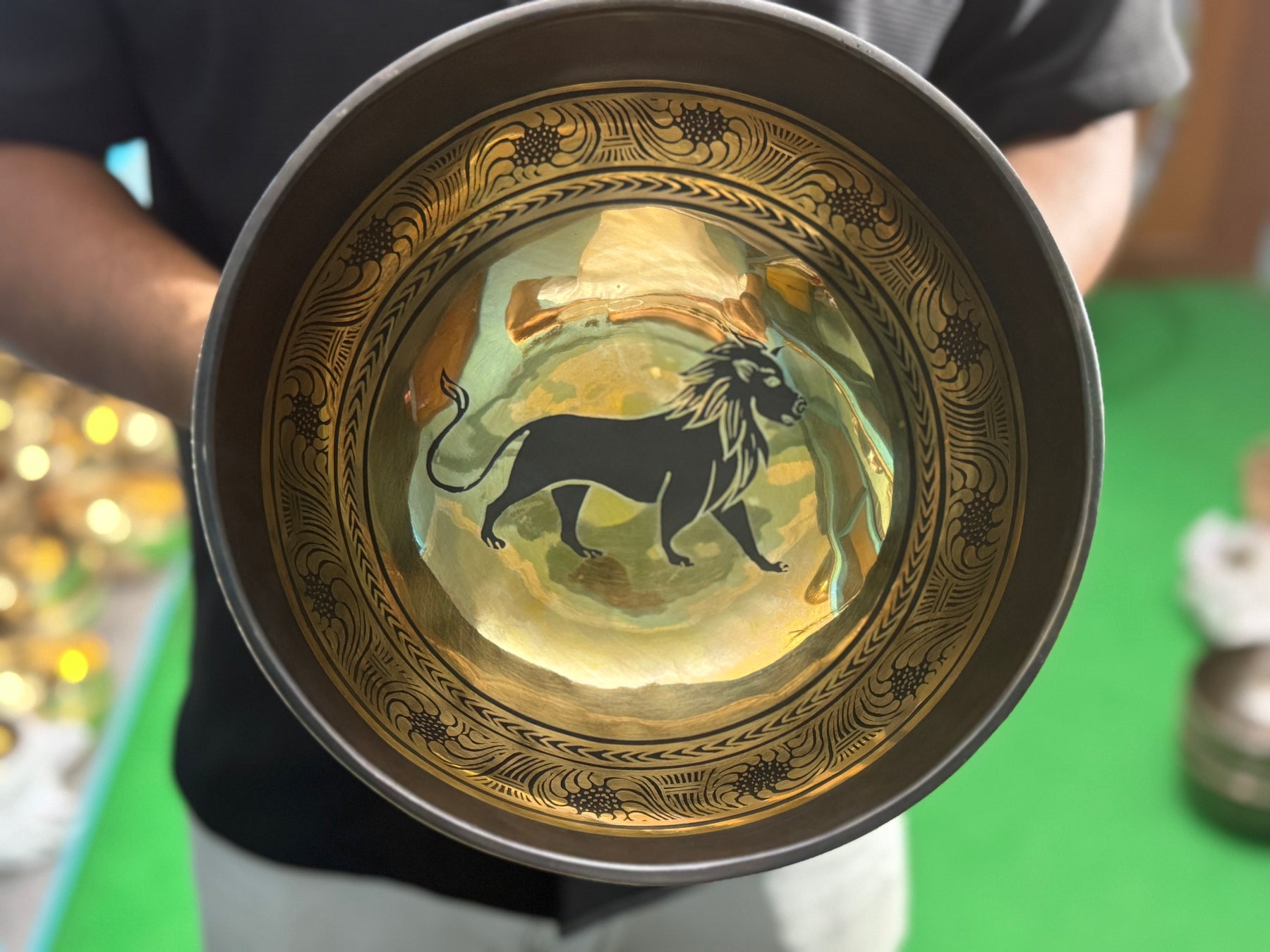 The Leo Singing Bowl - 9 inch Large | Handmade In Nepal