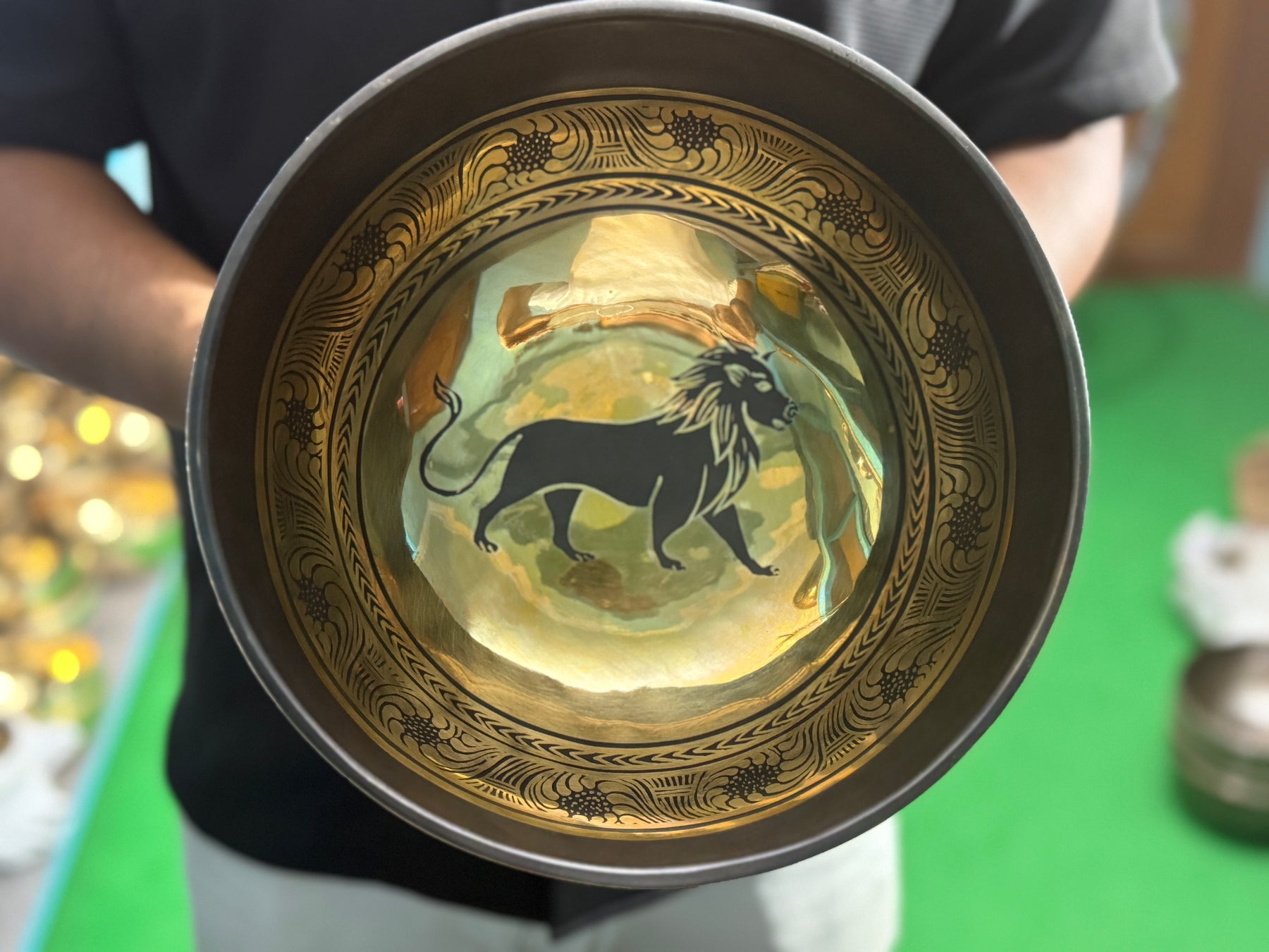 The Leo Singing Bowl - 9 inch Large | Handmade In Nepal
