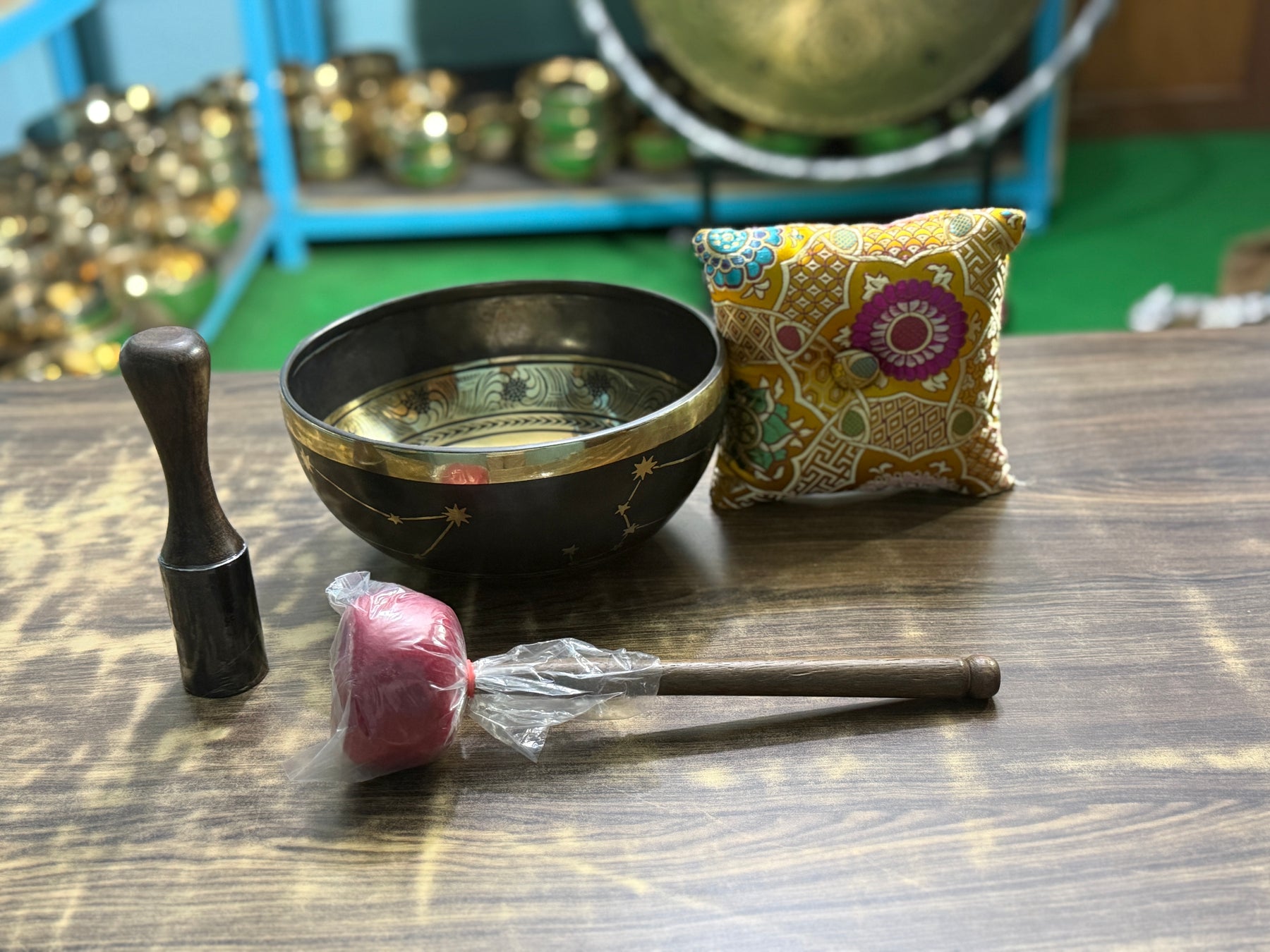 The Leo Singing Bowl - 9 inch Large | Handmade In Nepal