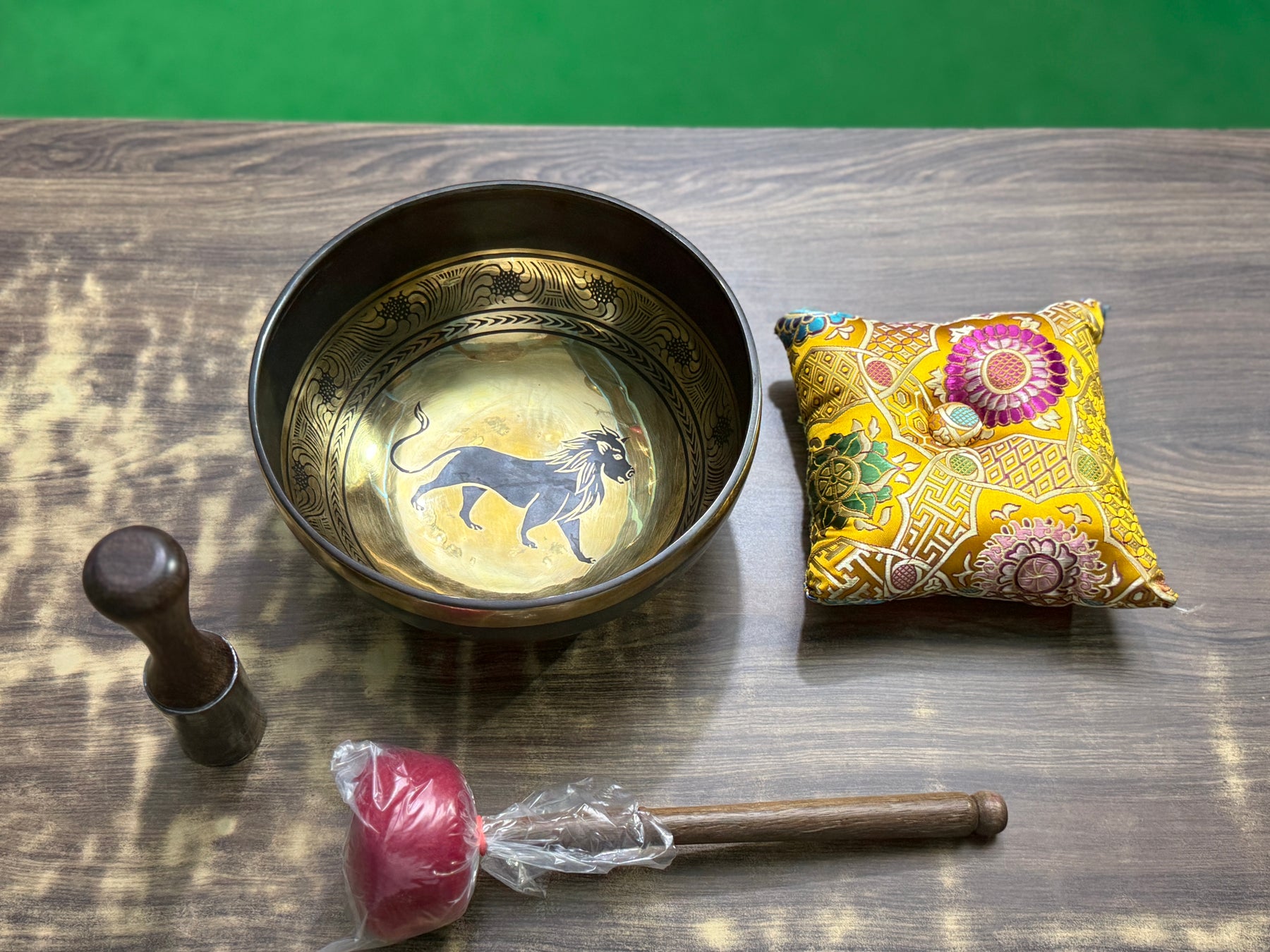 The Leo Singing Bowl - 9 inch Large | Handmade In Nepal