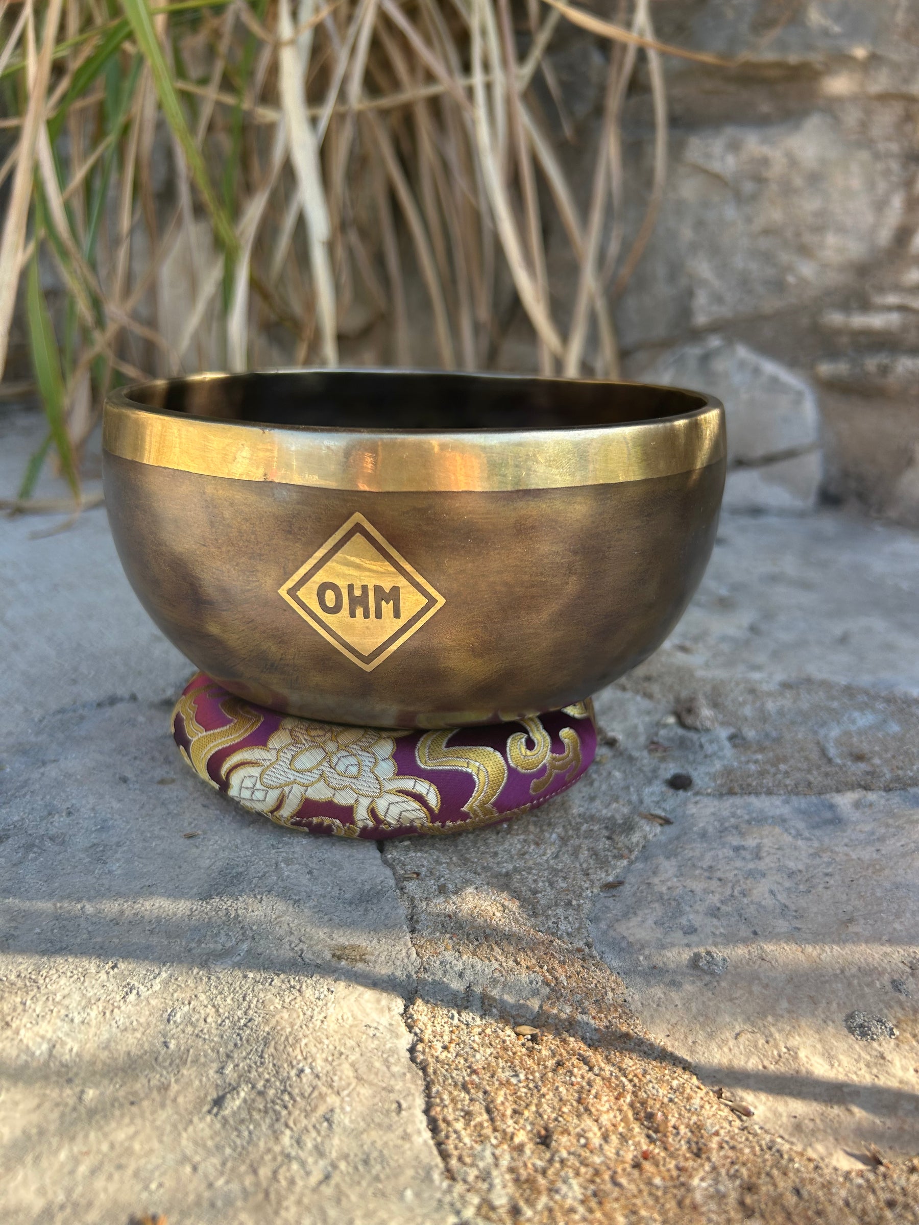 D Note 4th Octave - Legacy Collection Handmade Bronze Makers Mark Singing Bowl