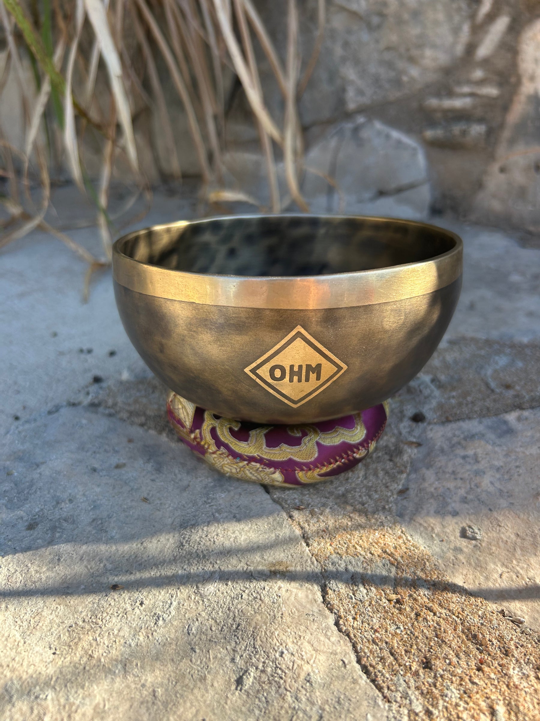 E Note 4th Octave - Legacy Collection Handmade Bronze Makers Mark Singing Bowl