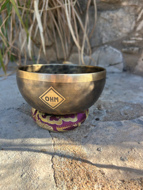 E Note 4th Octave - Legacy Collection Handmade Bronze Makers Mark Singing Bowl