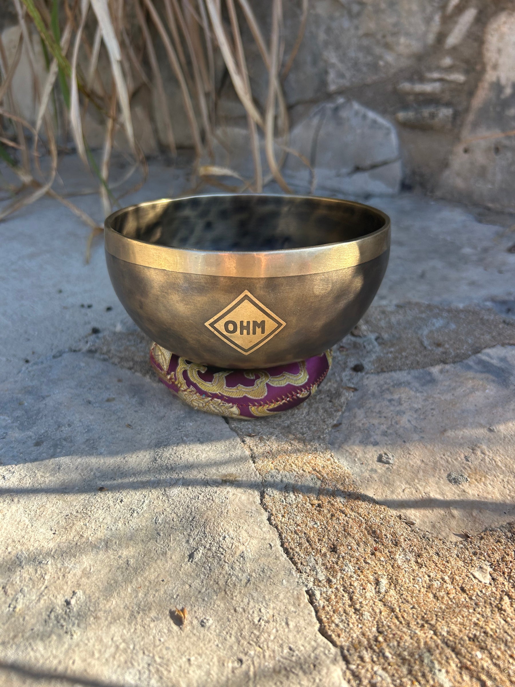 E Note 4th Octave - Legacy Collection Handmade Bronze Makers Mark Singing Bowl