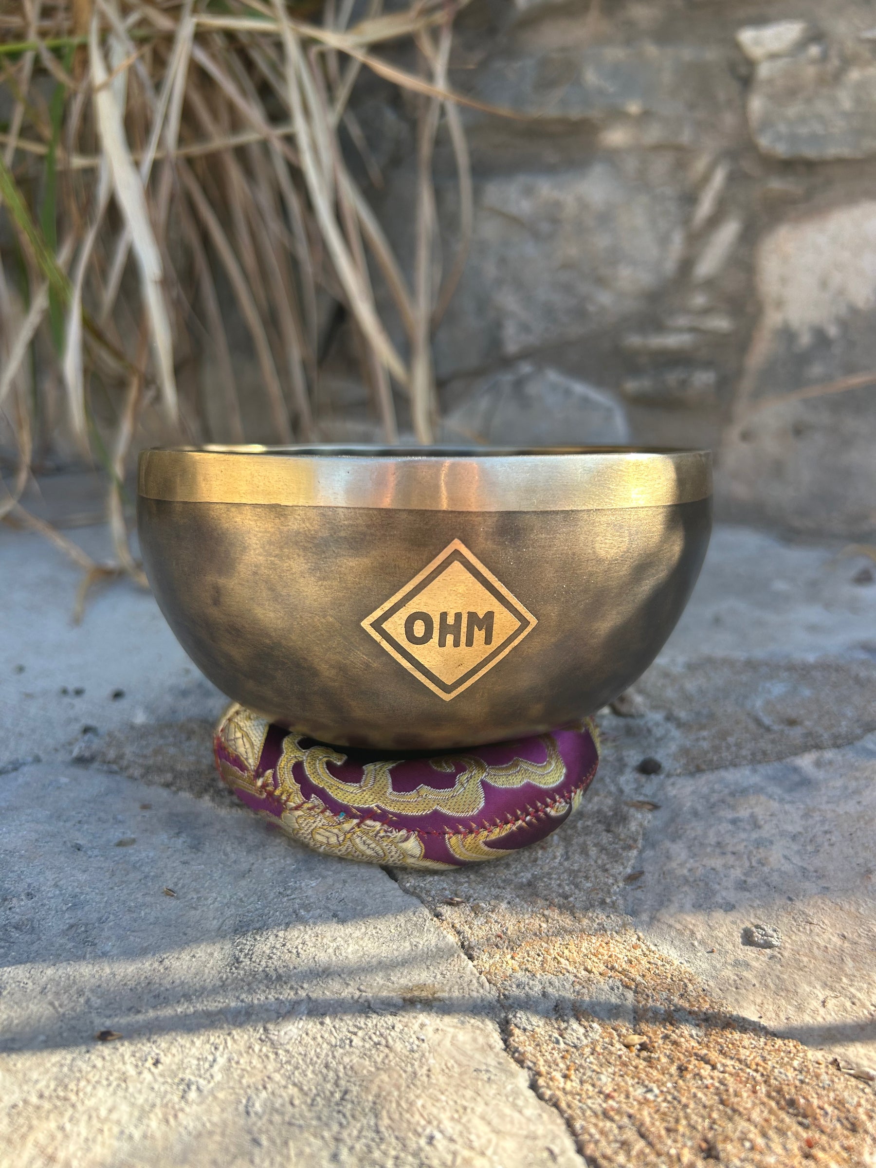 E Note 4th Octave - Legacy Collection Handmade Bronze Makers Mark Singing Bowl