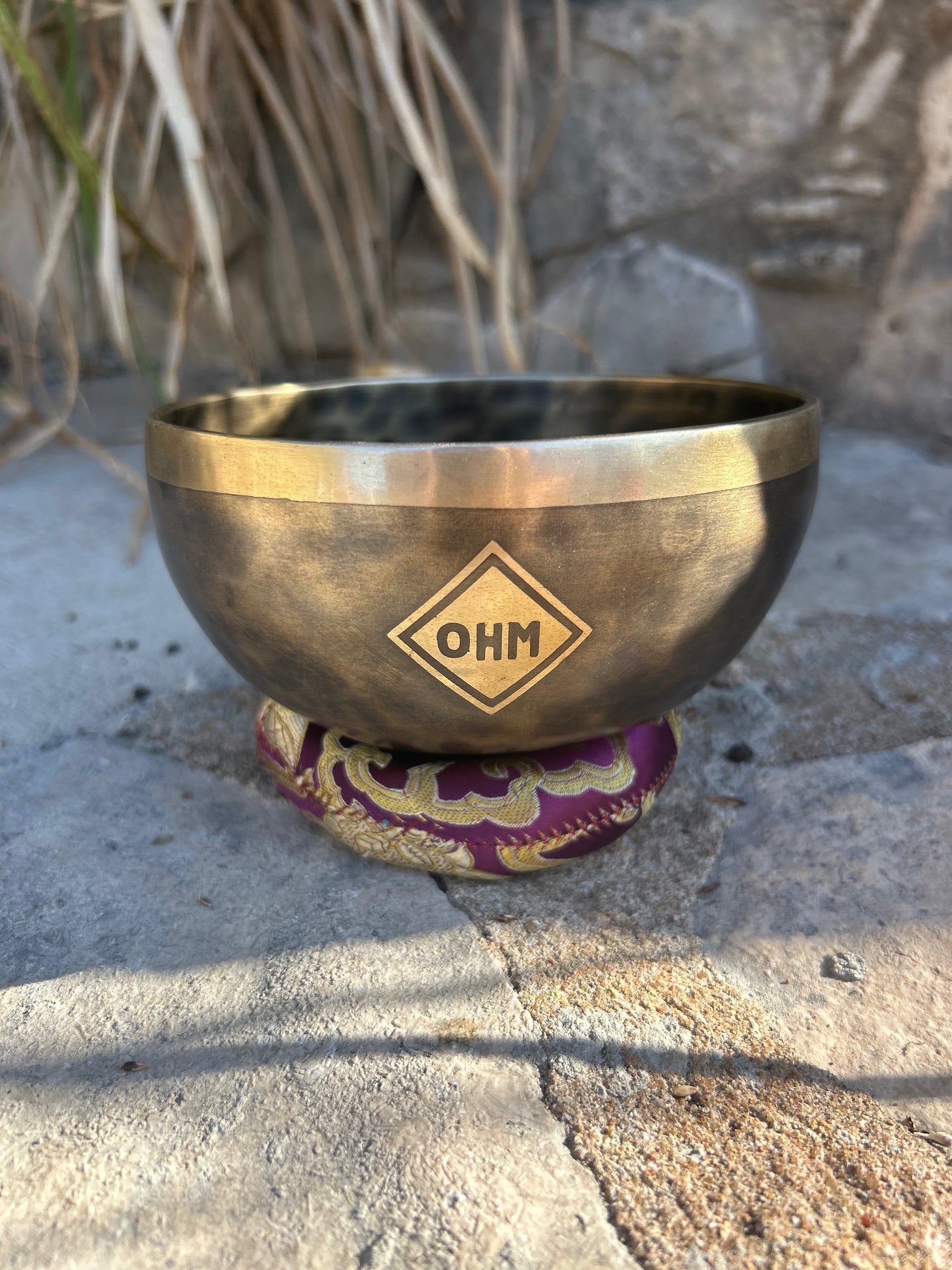 E Note 4th Octave - Legacy Collection Handmade Bronze Makers Mark Singing Bowl