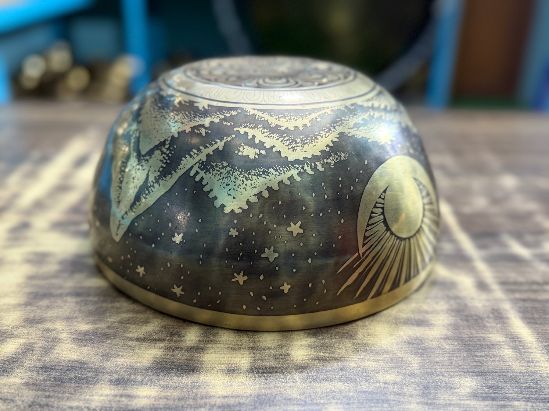 The Peeking Sun Bowl 9 Inch Special Edition Singing Bowl