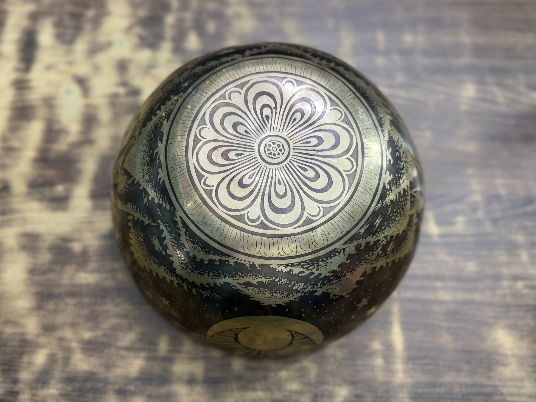 The Peeking Sun Bowl 9 Inch Special Edition Singing Bowl