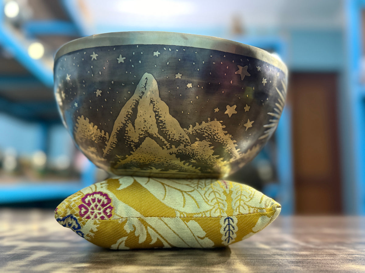 The Peeking Sun Bowl 9 Inch Special Edition Singing Bowl
