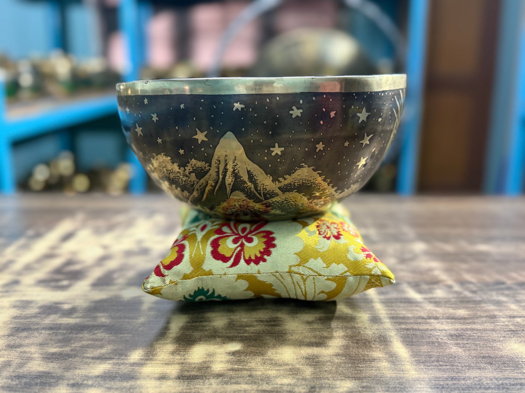 The Peeking Sun Bowl 9 Inch Special Edition Singing Bowl