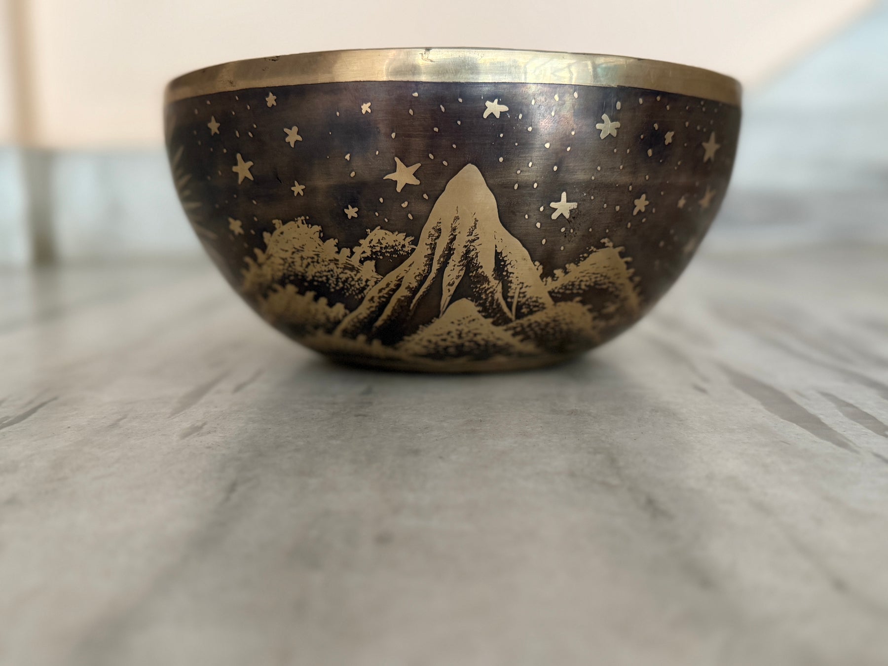 The Peeking Sun Bowl 9 Inch Special Edition Singing Bowl