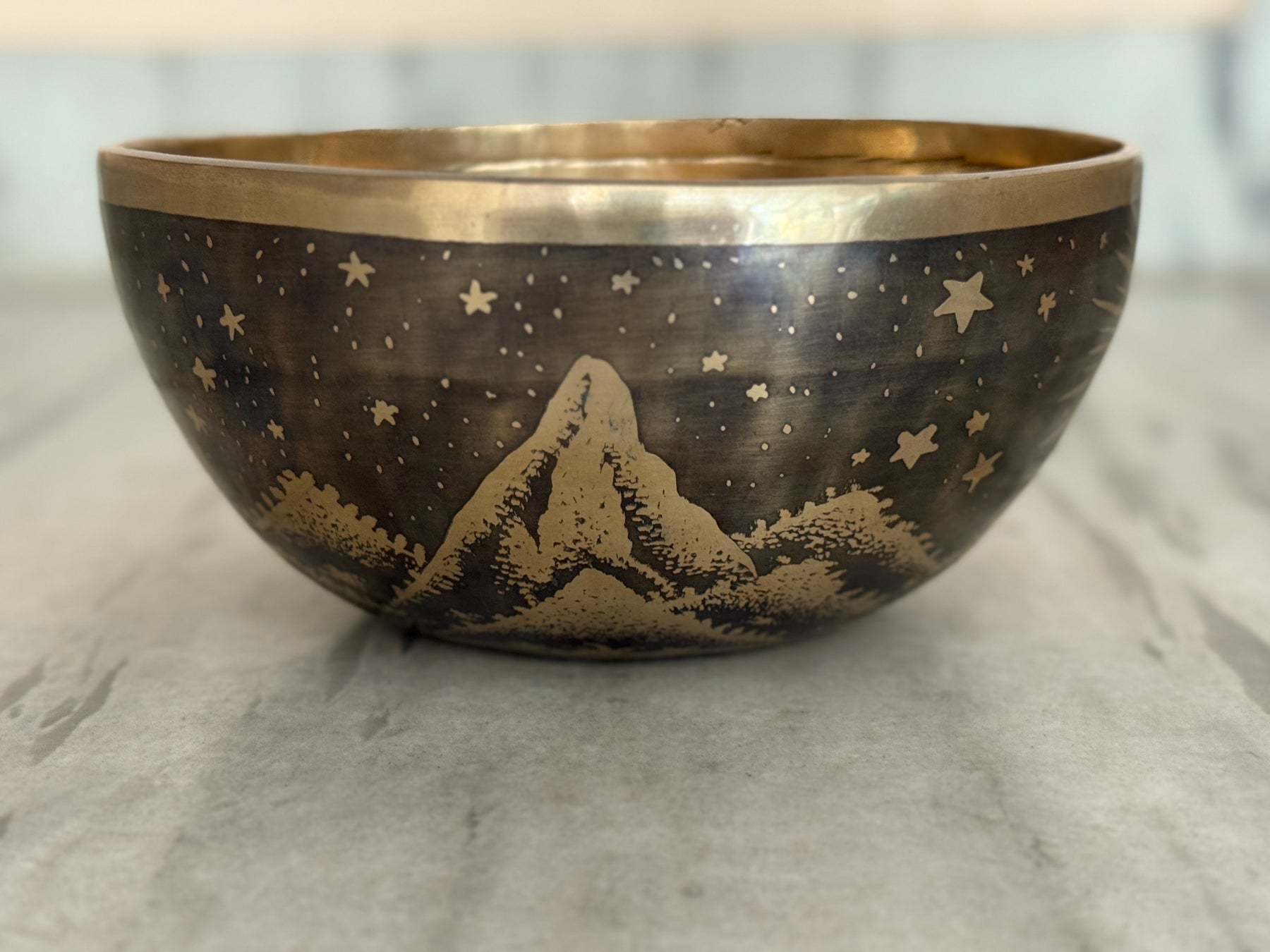 The Peeking Sun Bowl 9 Inch Special Edition Singing Bowl