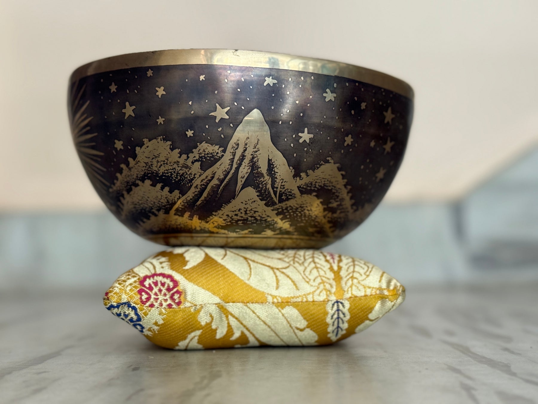 The Peeking Sun Bowl 9 Inch Special Edition Singing Bowl