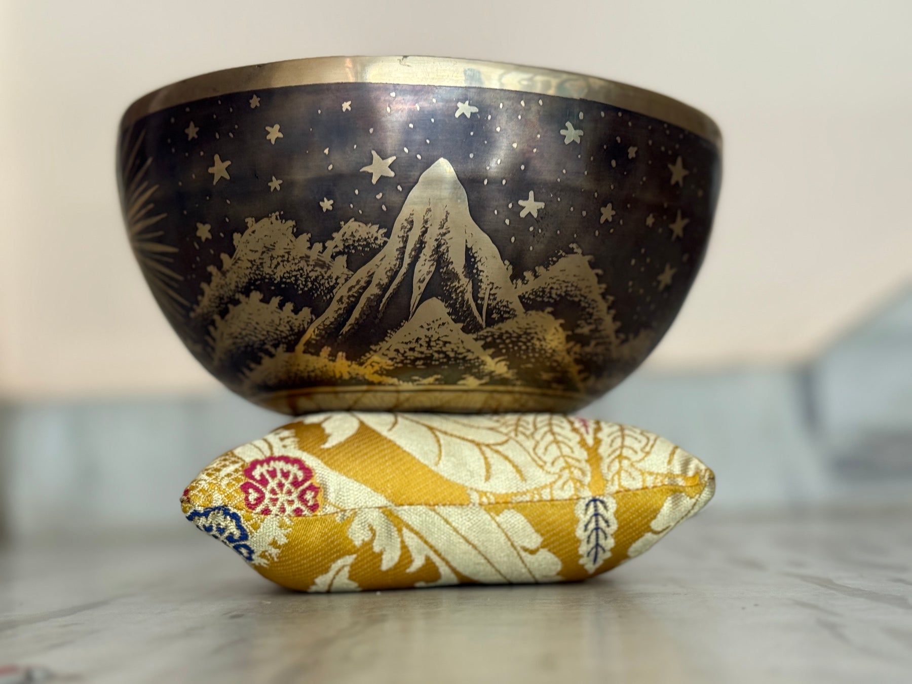 The Peeking Sun Bowl 9 Inch Special Edition Singing Bowl