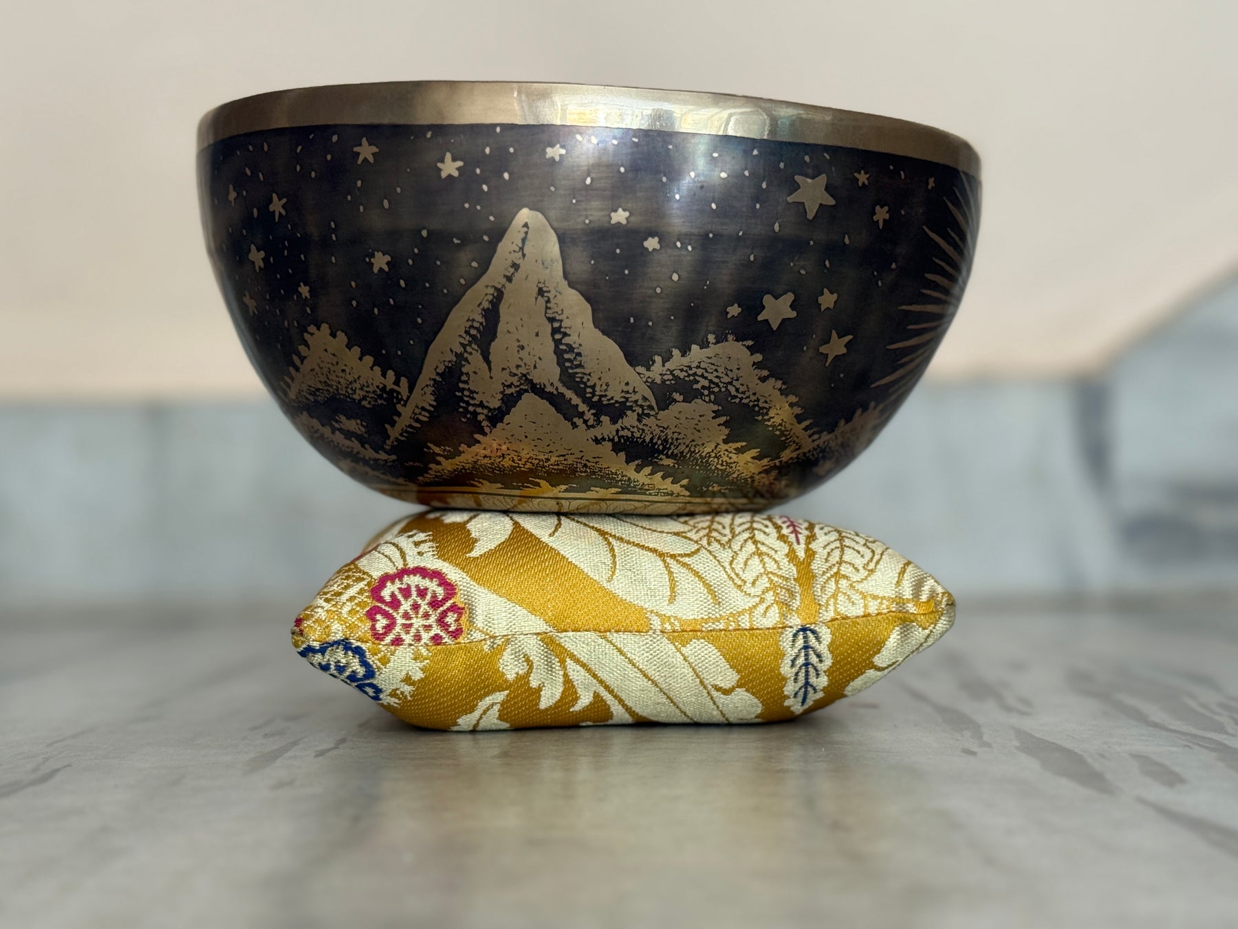 The Peeking Sun Bowl 9 Inch Special Edition Singing Bowl