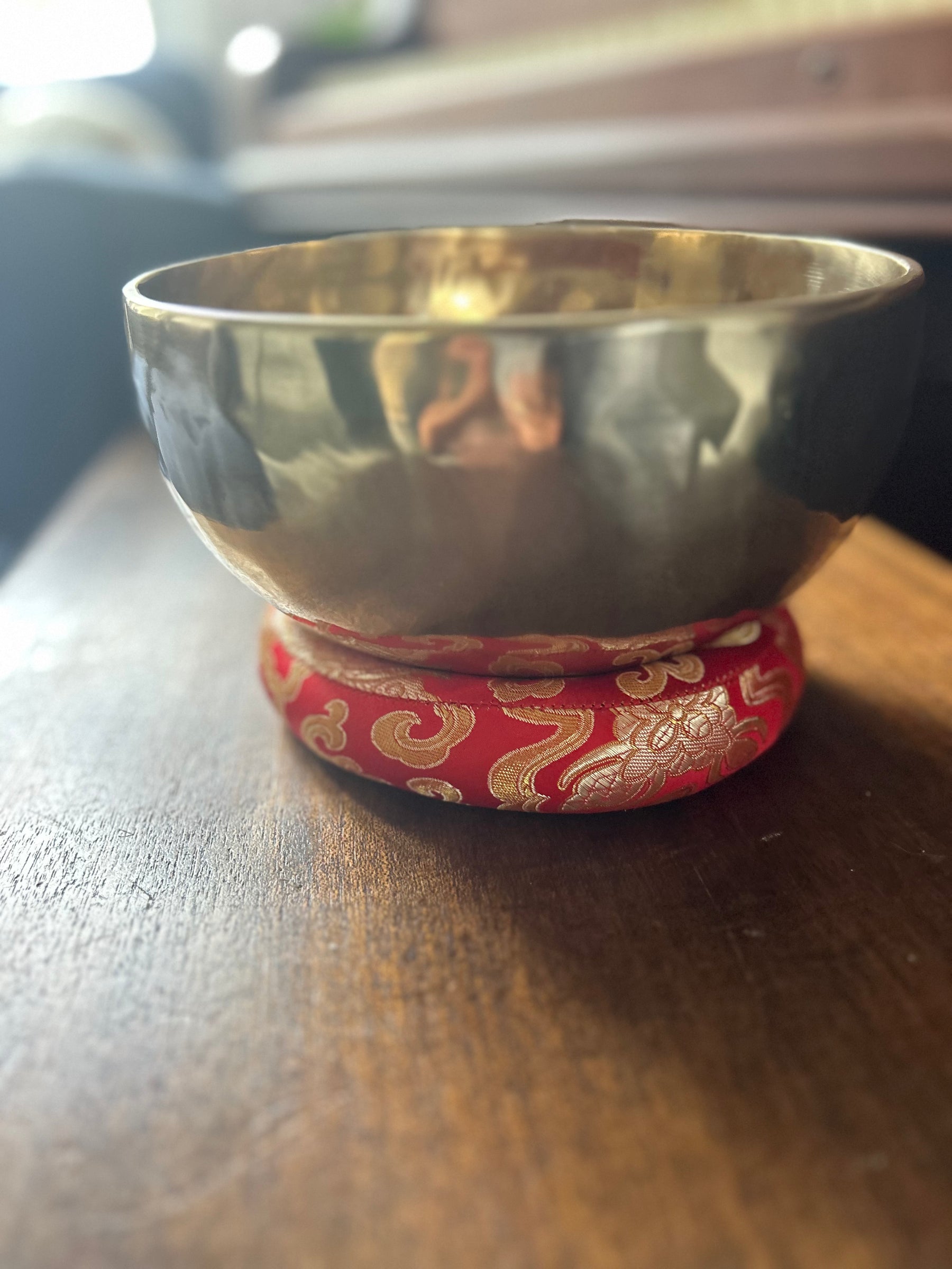 The Poinsettia Bowl: 7.6 Inch Handpainted Natural Bronze Singing Bowl