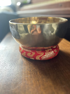 The Poinsettia Bowl: 7.6 Inch Handpainted Natural Bronze Singing Bowl