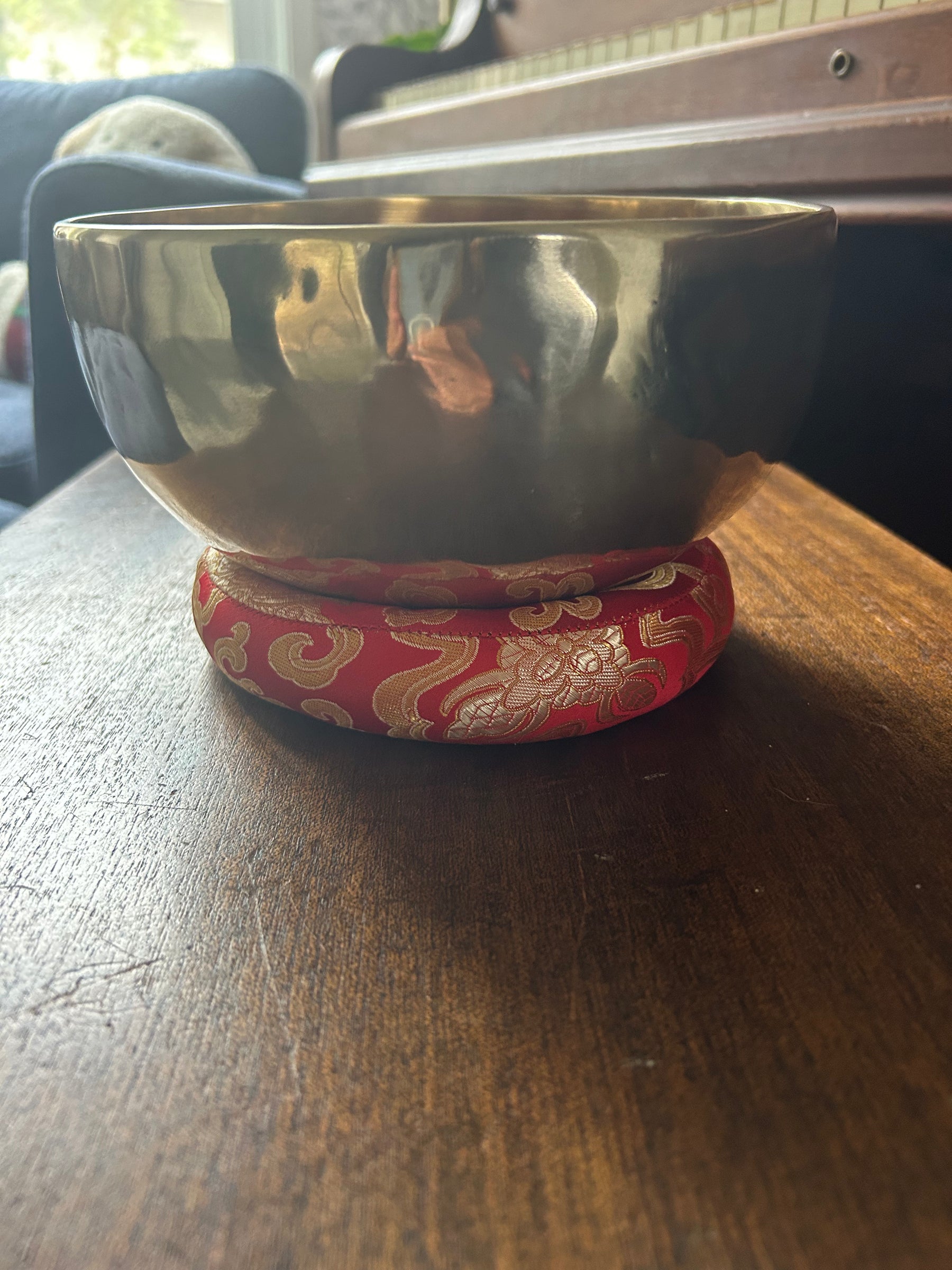 The Poinsettia Bowl: 7.6 Inch Handpainted Natural Bronze Singing Bowl