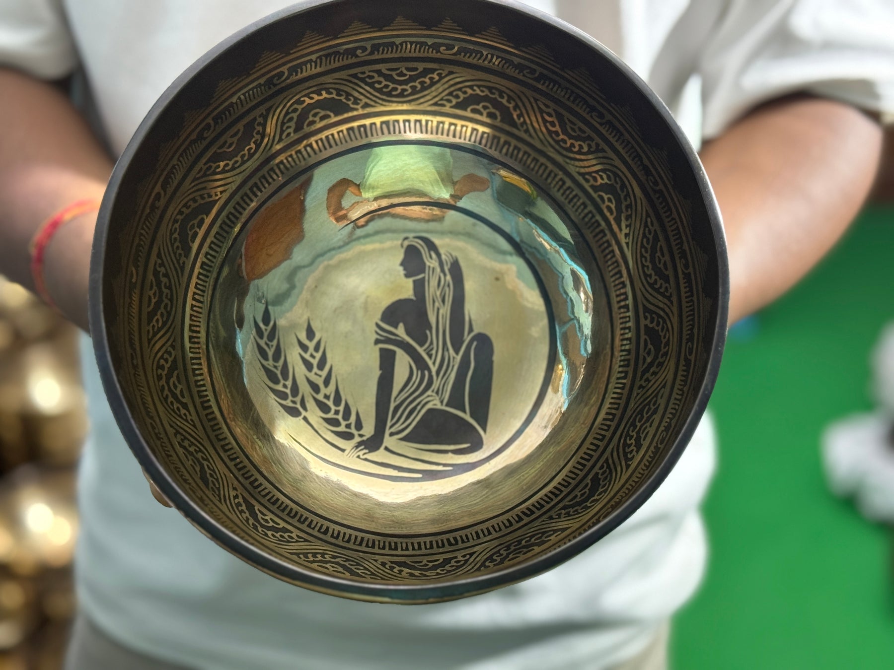 The Virgo Singing Bowl - 9 inch Large | Handmade In Nepal