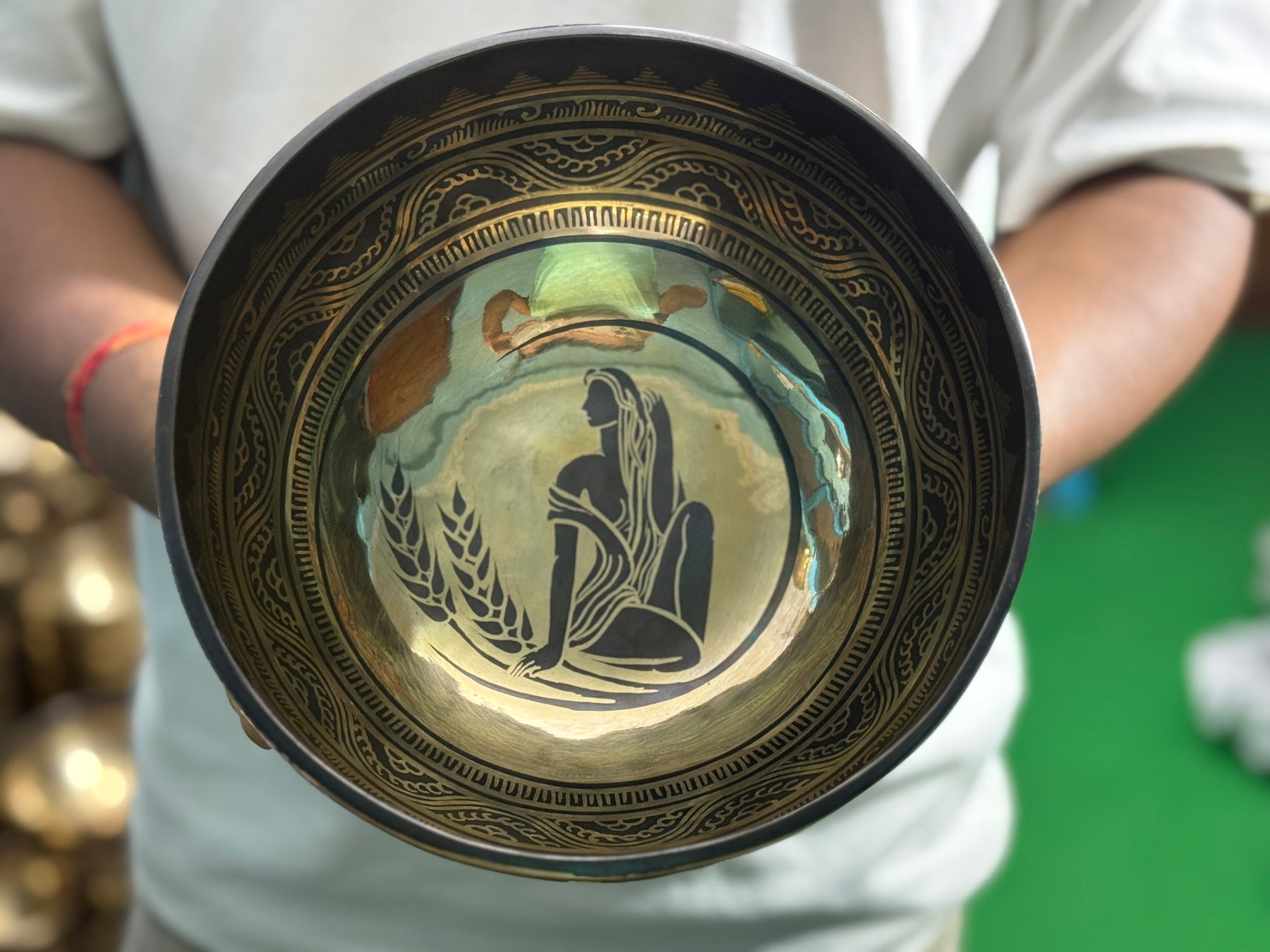 The Virgo Singing Bowl - 9 inch Large | Handmade In Nepal