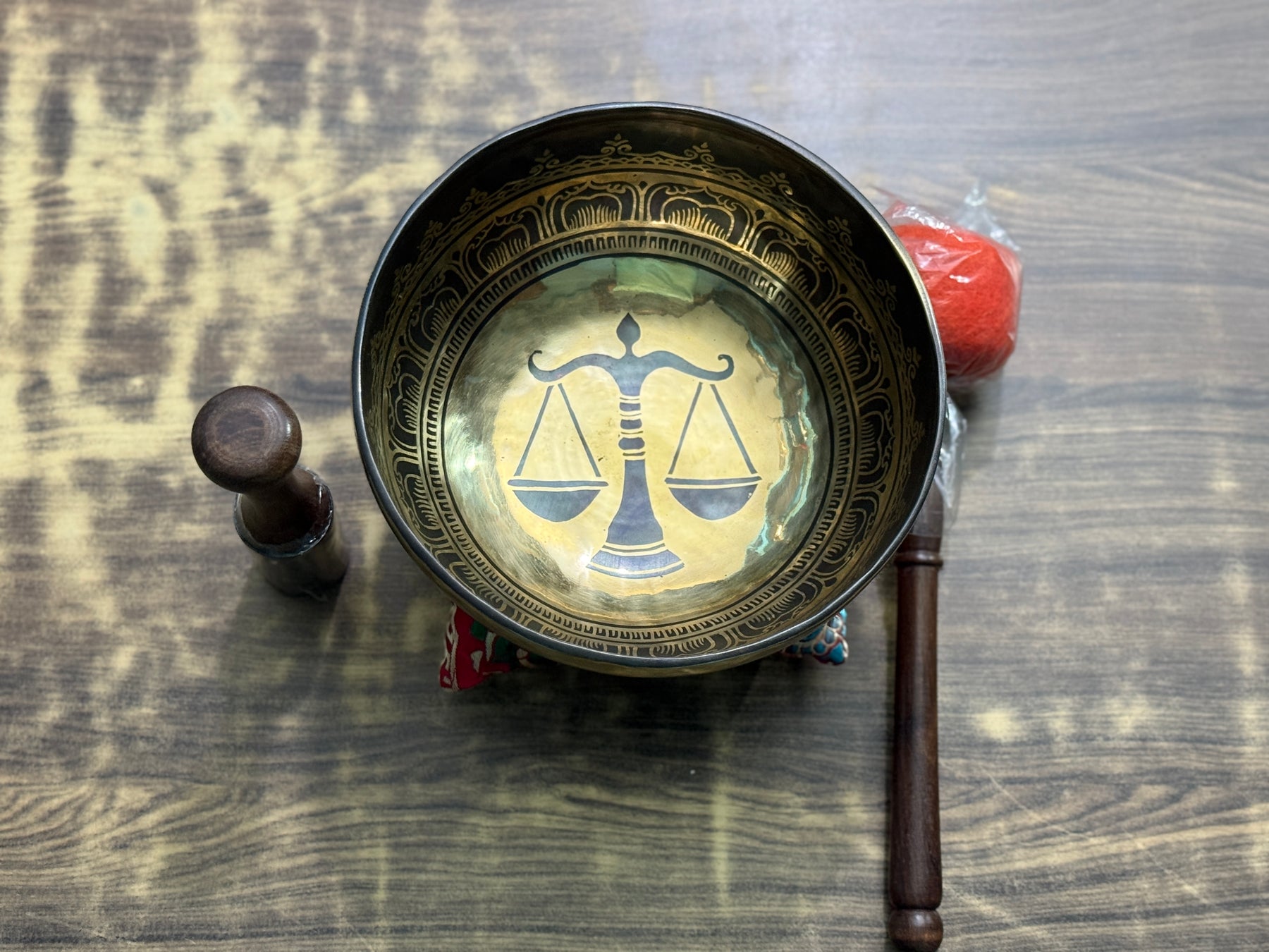 The Libra Singing Bowl - 9 inch Large | Handmade In Nepal