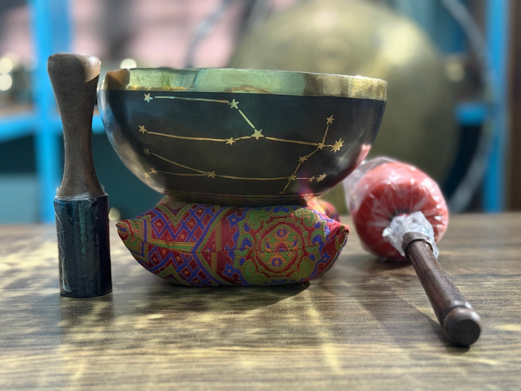 The Gemni Singing Bowl - 9 inch Large | Handmade In Nepal