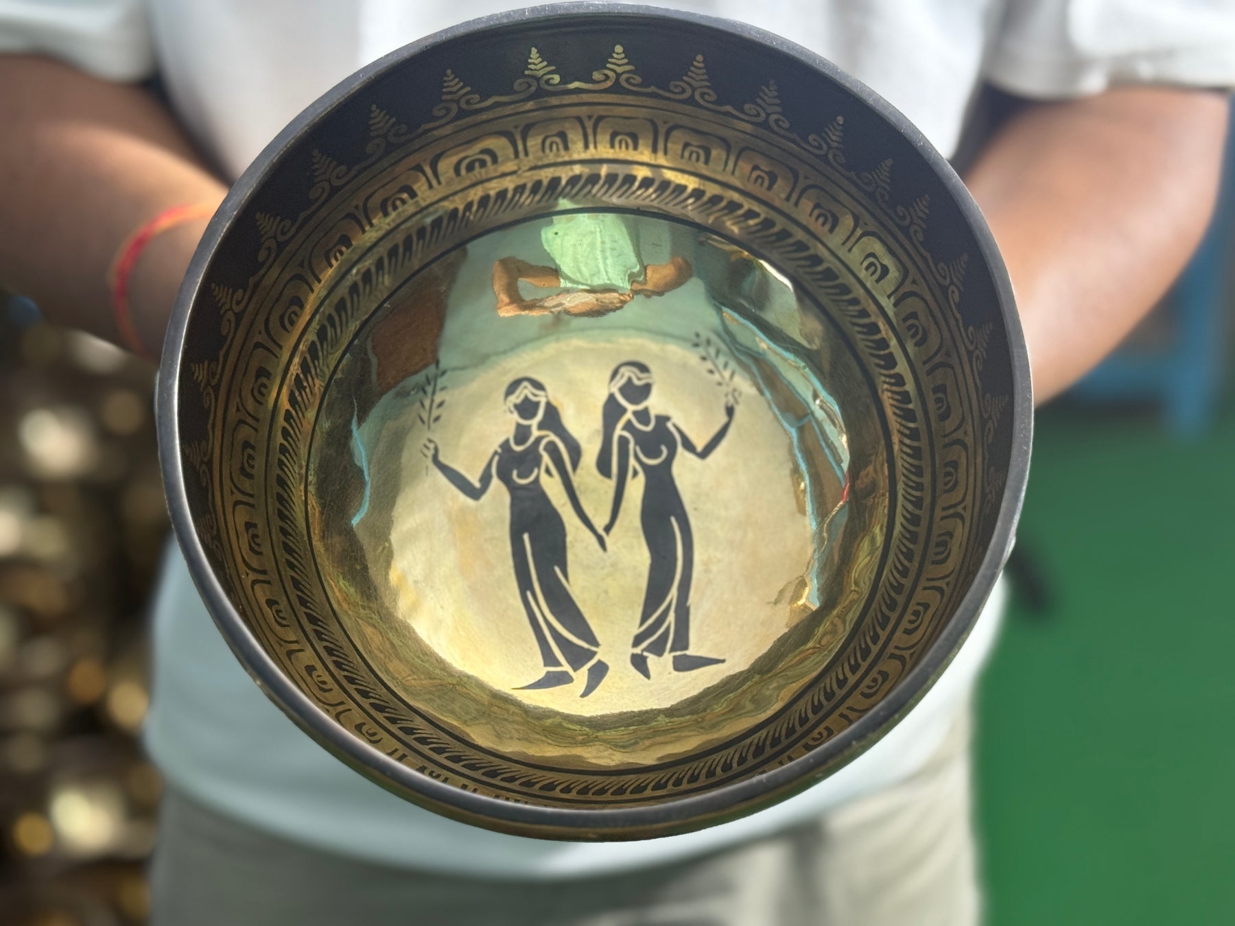 The Gemni Singing Bowl - 9 inch Large | Handmade In Nepal