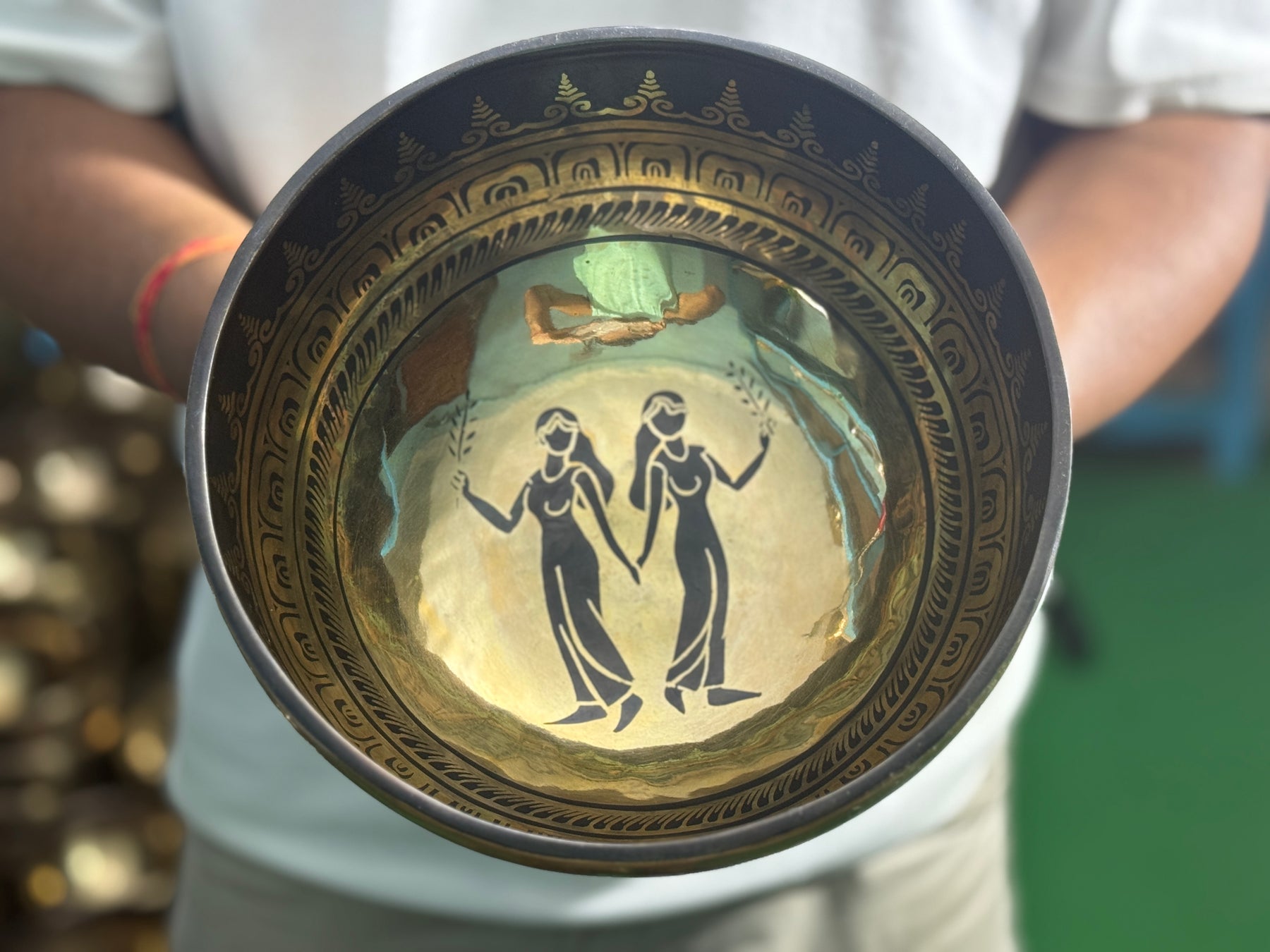 The Gemni Singing Bowl - 9 inch Large | Handmade In Nepal