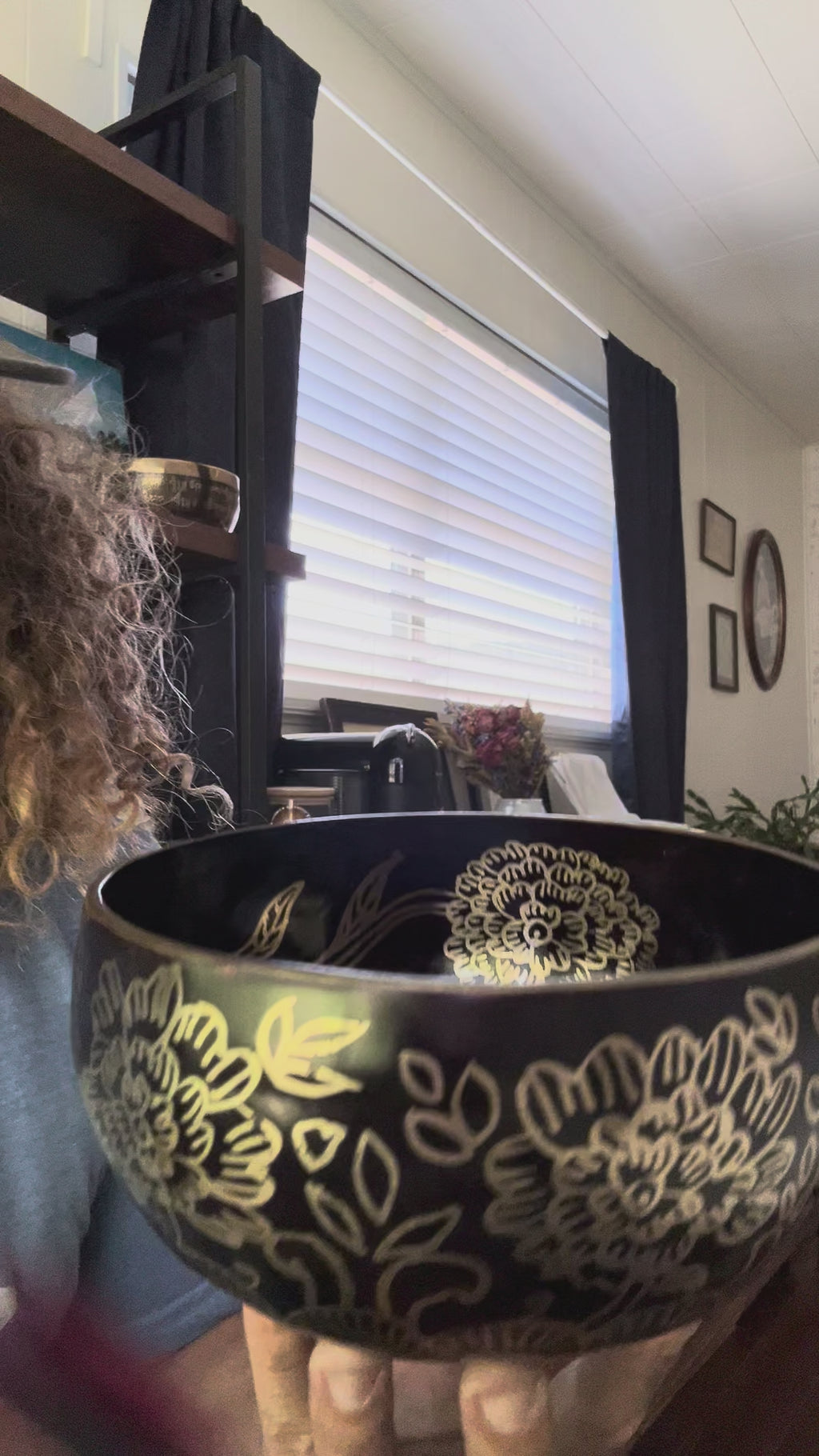 CUSTOM-0004 singing bowl sound video