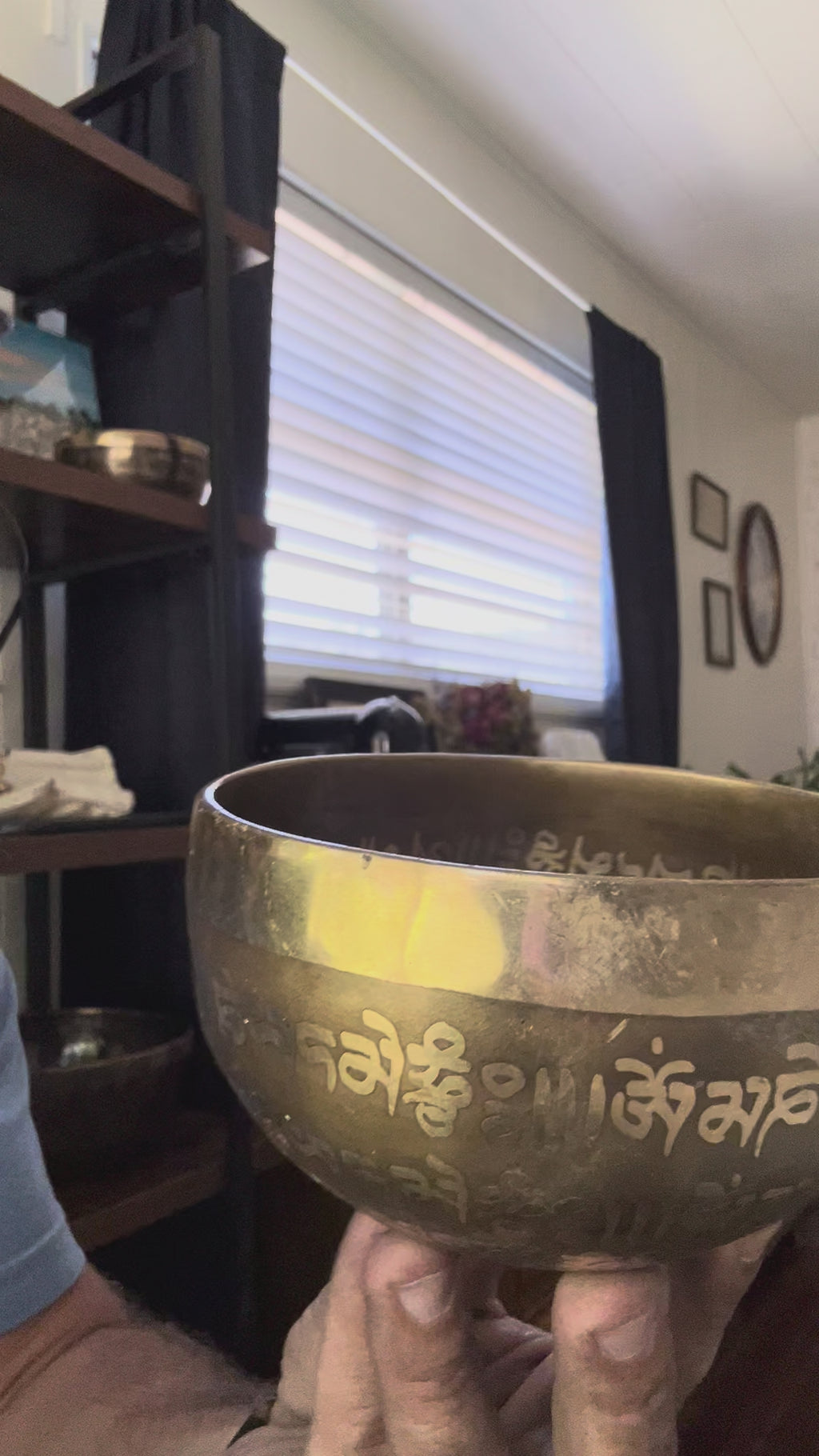 CUSTOM-0017 one of one singing bowl video