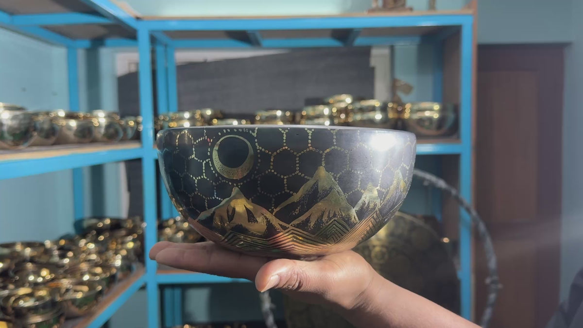 The Summit Bowl: 9 Inch Diameter Masterpiece Bowl